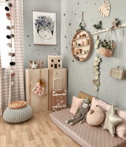 Fantasyroom Blog: Die schönsten Instagram Kinderzimmer - Kuschelecke in Grau & Naturholz im Mädchen Kinderzimmer