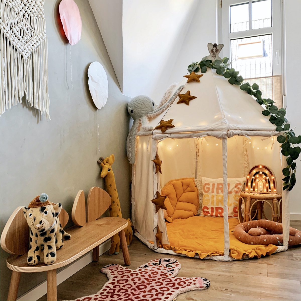 Fantasyroom Blog: Die schönsten Instagram Kinderzimmer - Kuschelecke mit Pavillon