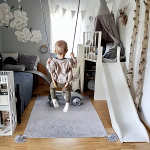Fantasyroom Blog: Die schönsten Instagram Kinderzimmer - Spielturm mit Schaukel
