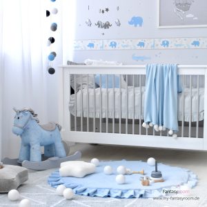 Babyzimmer für Jungen in Hellblau und Grau mit Safaritierchen
