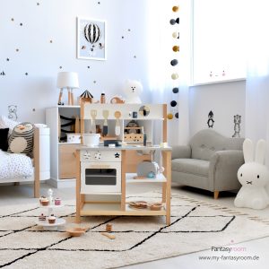 Kinderküche von Kids Concept im modernen Kinderzimmer im Monochrome Look